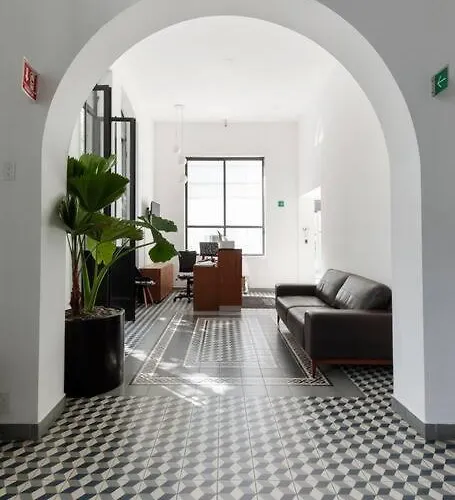 Beautiful Loft. King Size Bed. 150 Mbps Internet.