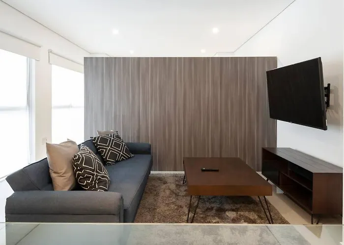 Beautiful Loft. King Size Bed. 150 Mbps Internet. Apartamento *